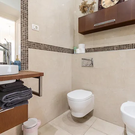 Parliament View Luxury Flats With Terrace Free Parking Upon Reservation * Budapest