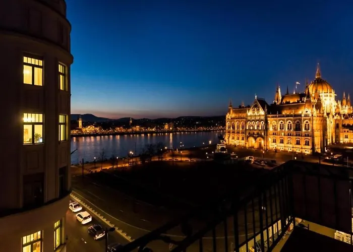 Parliament View Luxury Flats With Terrace Free Parking Upon Reservation Apartamento *