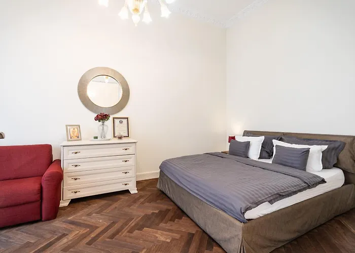 Parliament View Luxury Flats With Terrace Free Parking Upon Reservation