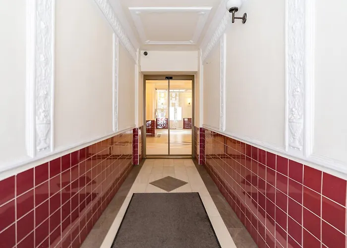 Parliament View Luxury Flats With Terrace Free Parking Upon Reservation *