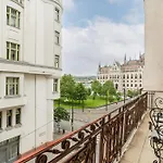 Parliament View Luxury Flats With Terrace Free Parking Upon Reservation Budapest