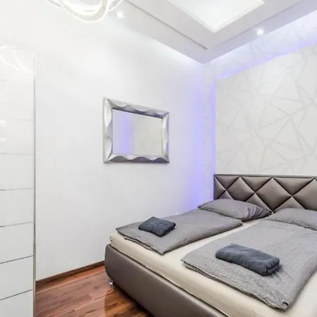 Parliament View Luxury Flats With Terrace Free Parking Upon Reservation Apartmán