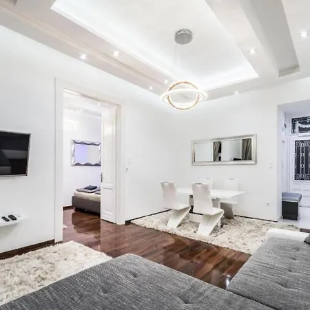 Parliament View Luxury Flats With Terrace Free Parking Upon Reservation Apartmán *