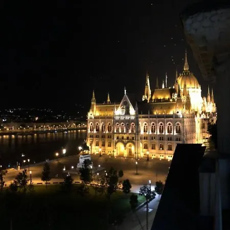 Parliament View Luxury Flats With Terrace Free Parking Upon Reservation Apartmán *