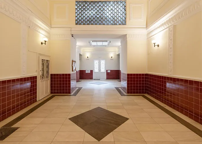 Parliament View Luxury Flats With Terrace Free Parking Upon Reservation *