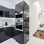 Parliament View Luxury Flats With Terrace Free Parking Upon Reservation * Budapešť