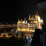 Parliament View Luxury Flats With Terrace Free Parking Upon Reservation Apartmán *