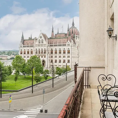 Parliament View Luxury Flats With Terrace Free Parking Upon Reservation * Budapešť