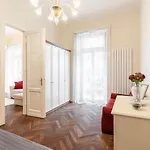 Parliament View Luxury Flats With Terrace Free Parking Upon Reservation *